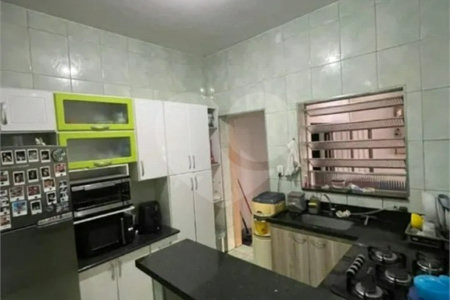 Apartamento térreo , com 72m² , 3 dormitórios , à venda no bairro do Cambucí.