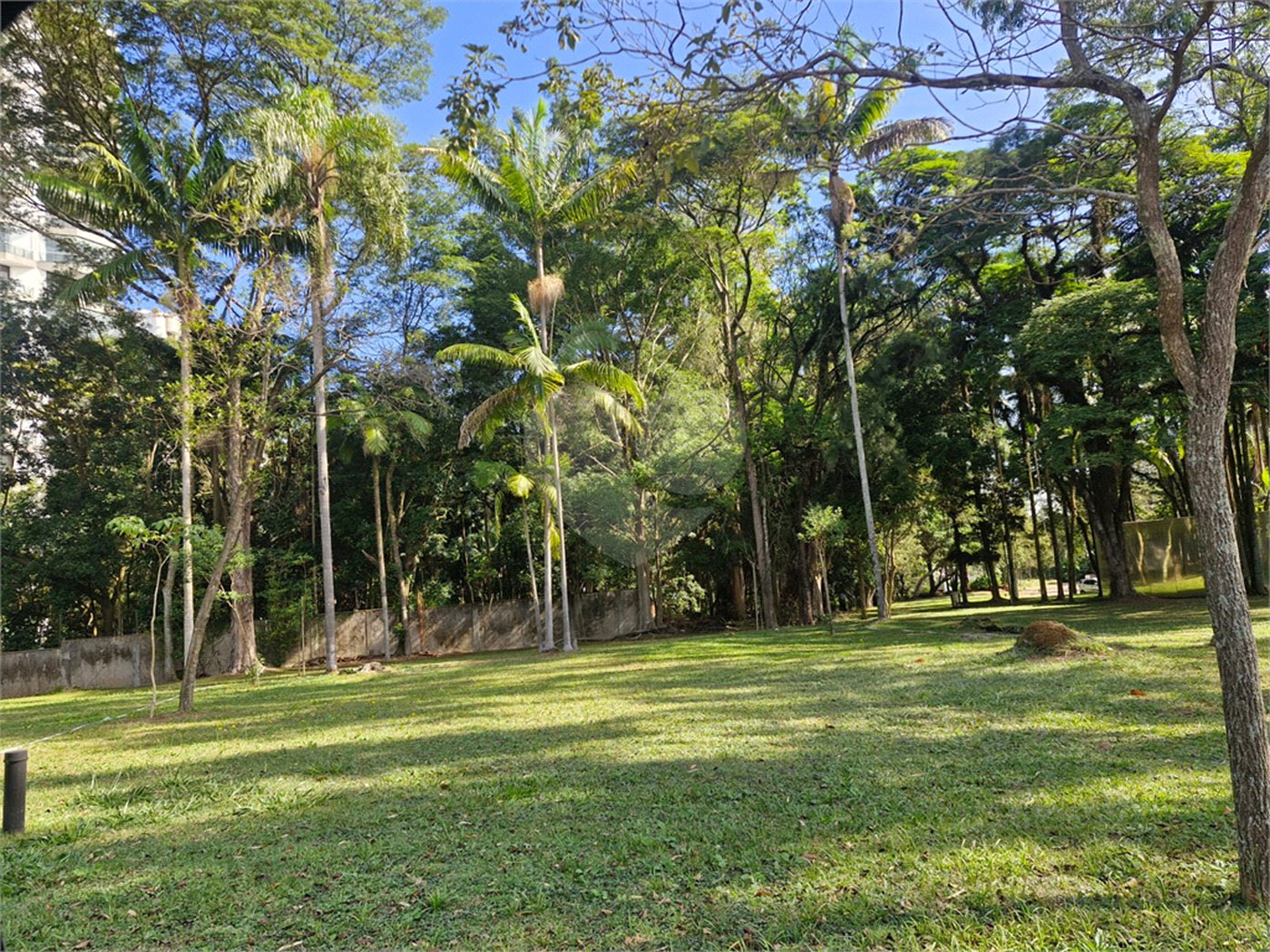 Terreno à venda no condomínio Chácara Santa Helena, São Paulo - SP