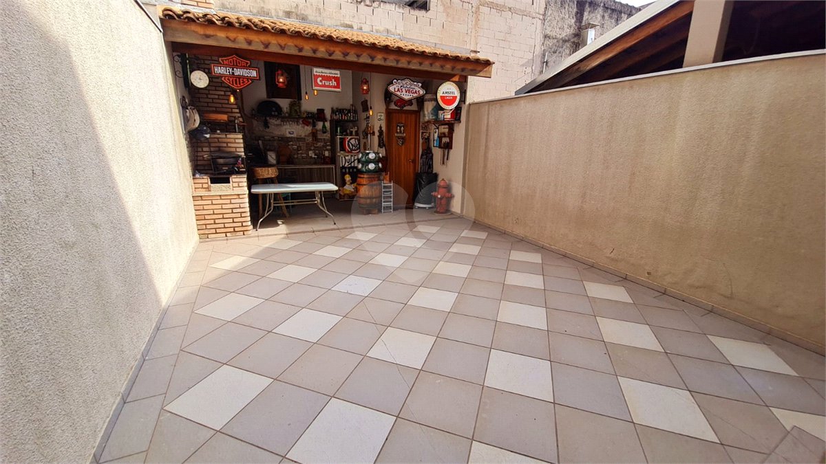 Sobrado à venda com 3 quartos, sendo 1 suíte,  em Jardim Leocádia, Sorocaba, SP