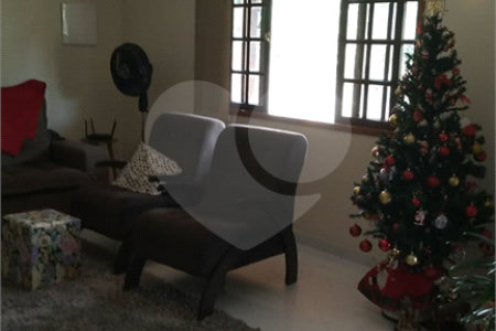 Chácara à venda com 3 suítes em Chácaras Copaco, Arujá, SP