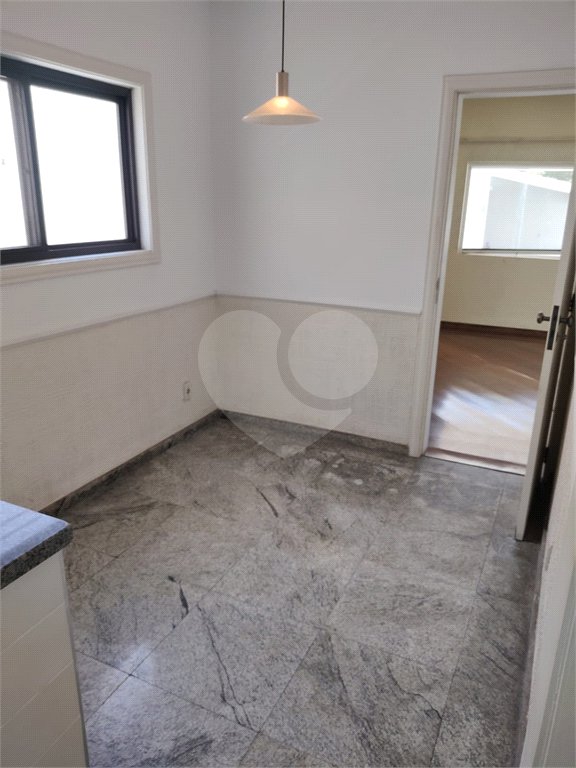 Casa à venda com 4 suítes no condomínio Estância Marambaia, Vinhedo - SP