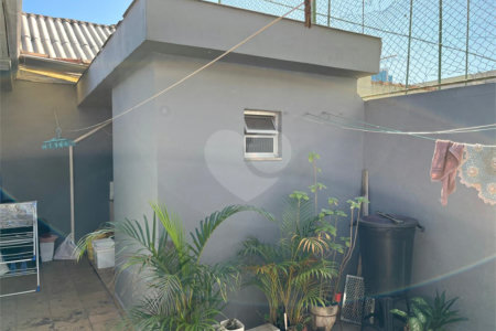 Sobrado à venda com 3 quartos, sendo 1 suíte, em Vila Gomes Cardim, São Paulo, SP