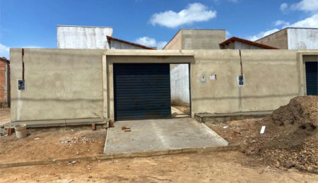 Casa à venda com 2 quartos, sendo 1 suíte,  em Residencial Mont'serrat, Balsas, MA