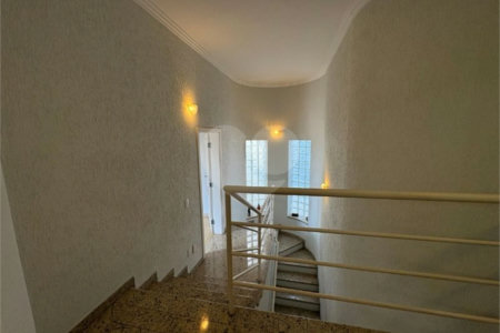 Casa à venda com 5 quartos, sendo 3 suítes, no condomínio Granja Olga III, Sorocaba - SP