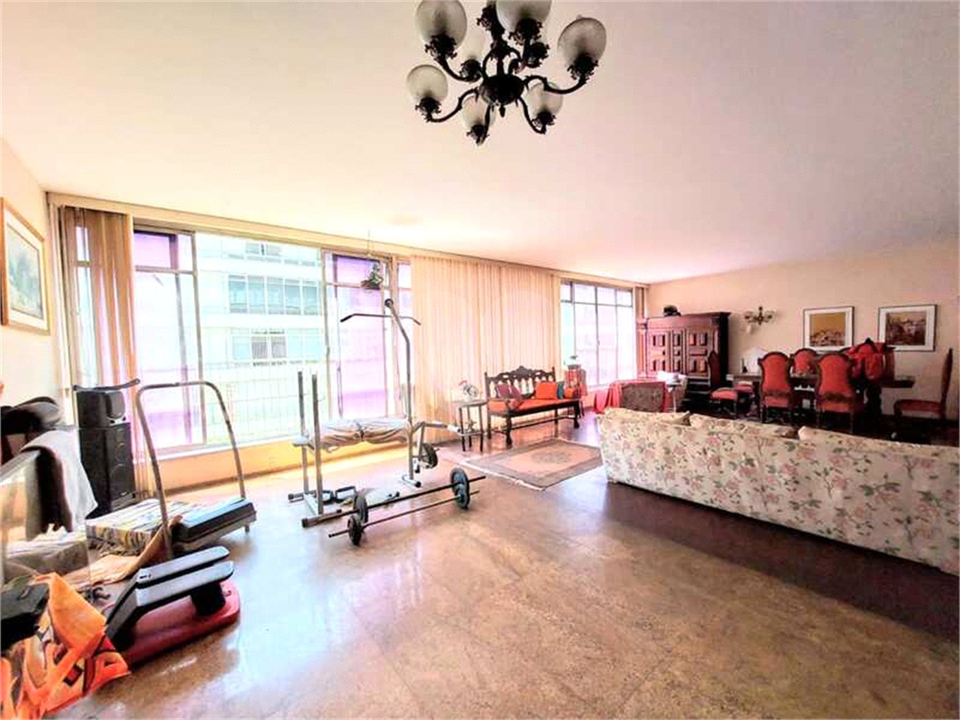 Apartamento à venda com 3 quartos, sendo 1 suíte,  em Copacabana, Rio de Janeiro, RJ