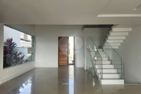 Casa à venda ou para alugar com 4 suítes no condomínio Residencial Jaguary, São José dos Campos - SP