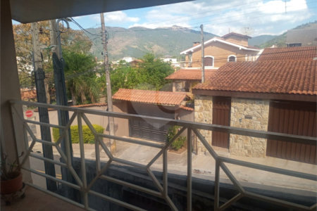 Casa à venda com 2 suítes em Jardim Santa Bárbara, Atibaia, SP