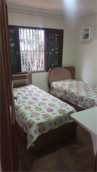 Sobrado à venda com 4 quartos, sendo 1 suíte, em Interlagos, São Paulo, SP