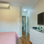 Casa à venda com 4 quartos, sendo 2 suítes, no condomínio Vila dos Ipês, São Paulo - SP