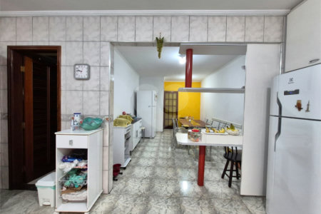 Casa à venda com 3 quartos, sendo 1 suíte, em Parque São Domingos, São Paulo, SP