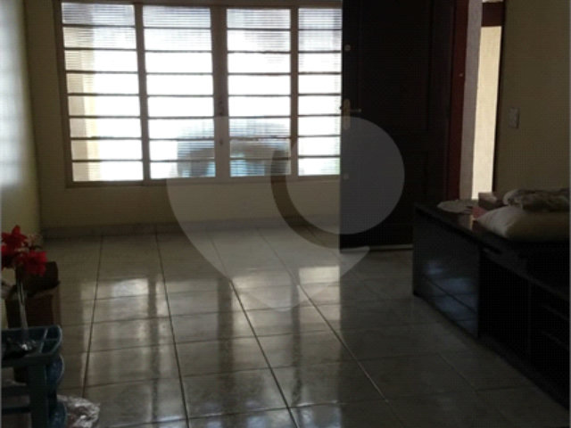 Sobrado à venda com 2 quartos em Tremembé, São Paulo, SP