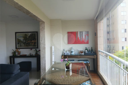 Apartamento à venda com 3 quartos, sendo 1 suíte, em Tatuapé, São Paulo, SP