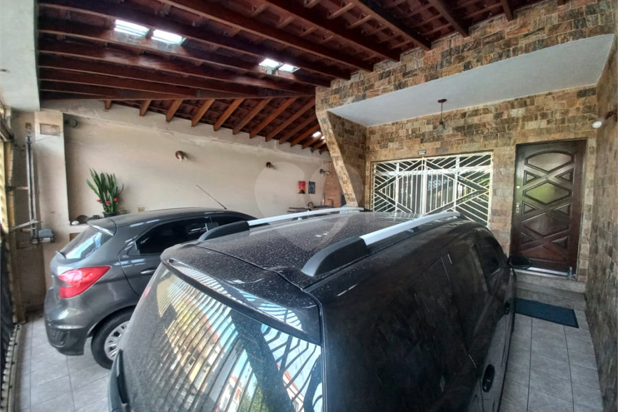 Sobrado à venda com 3 quartos em Vila Paiva, São Paulo, SP