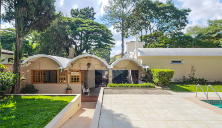 Casa à venda com 4 quartos, sendo 1 suíte,  em Interlagos, São Paulo, SP