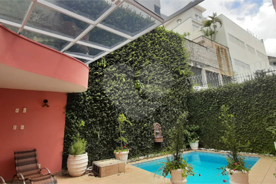 Sobrado à venda ou para alugar com 4 quartos, sendo 3 suítes,  em Jardim Franca, São Paulo, SP