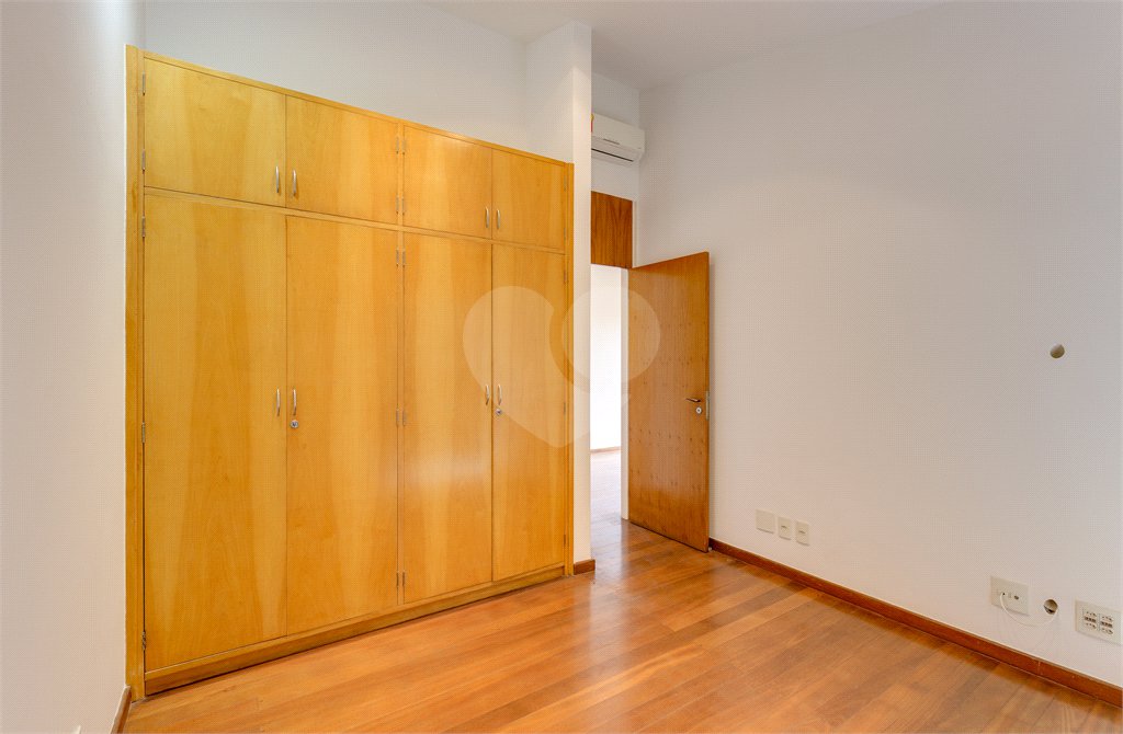 Casa Térrea à venda com 3 quartos, sendo 1 suíte, em Granja Julieta, São Paulo, SP