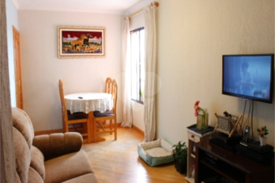 Apartamento 03 Dorm 02 Banheiros 01 Vaga na Saúde para Venda.