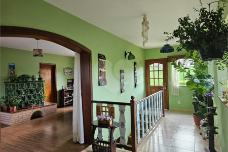 Casa à venda com 4 quartos, sendo 3 suítes, em Jardim Tapajós, Atibaia, SP
