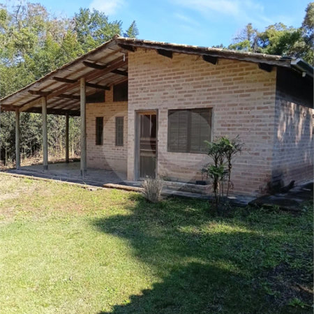 Chácara à venda com 3 quartos, sendo 1 suíte, no Centro (canguera), São Roque, SP
