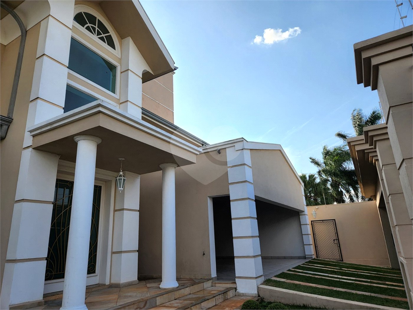 Casa à venda com 3 suítes em Vila Nastri, Itapetininga, SP