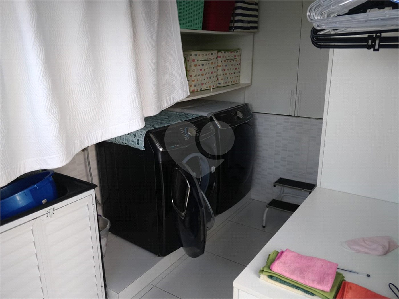 Sobrado à venda com 3 quartos, sendo 1 suíte,  em Vila Oliveira, Mogi das Cruzes, SP