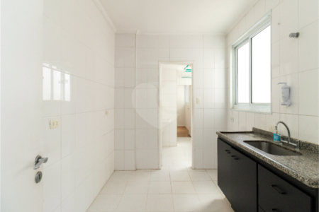 Apartamento à venda com 3 quartos, sendo 1 suíte, em Pinheiros, São Paulo, SP