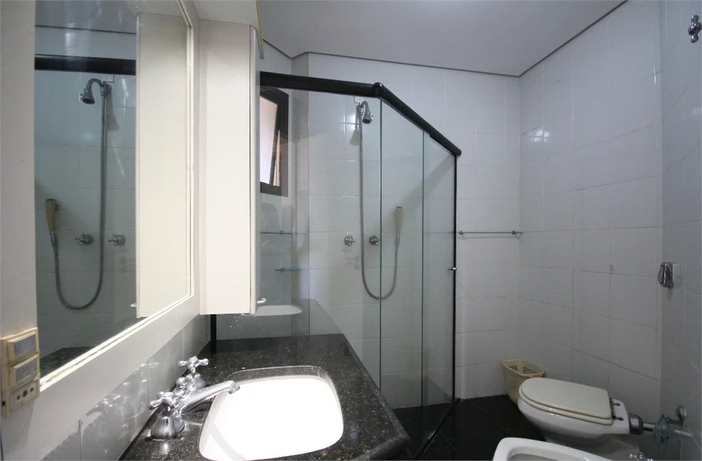 Apartamento à venda com 3 suítes em Vila Suzana, São Paulo, SP