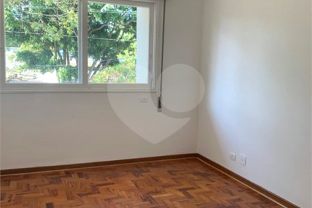 Casa à venda com 4 quartos, sendo 2 suítes, em Brooklin, São Paulo, SP