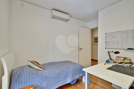 Casa Térrea à venda com 3 quartos, sendo 1 suíte, em Alto da Boa Vista, São Paulo, SP