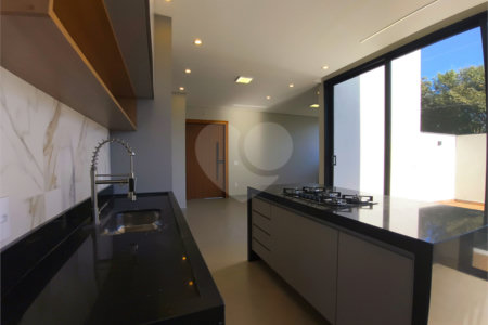 Casa à venda com 3 suítes no condomínio Terras de São Francisco, Sorocaba - SP