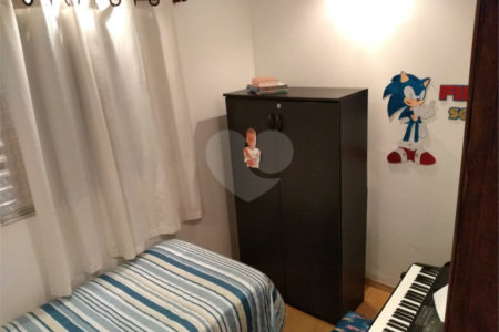 Sobrado à venda com 3 quartos, sendo 1 suíte, em Vila Santa Margarida, Ferraz de Vasconcelos, SP