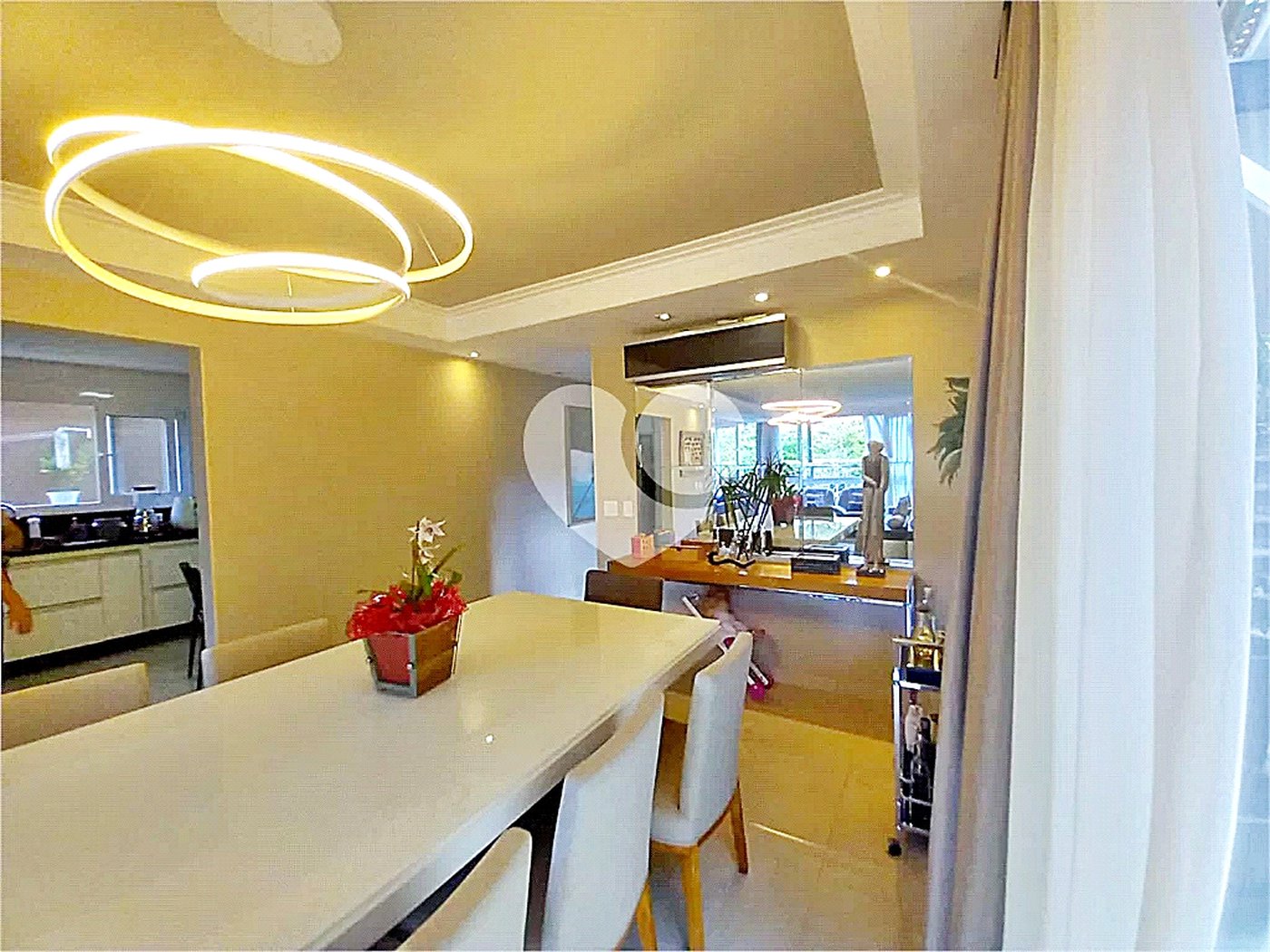 Casa à venda com 4 quartos, sendo 3 suítes,  no condomínio Itatinga 1, São Paulo - SP