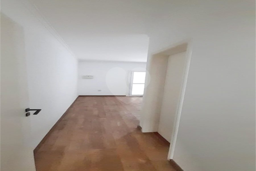 Sobrado à venda com 4 quartos, sendo 3 suítes, em Vila Maria Alta, São Paulo, SP