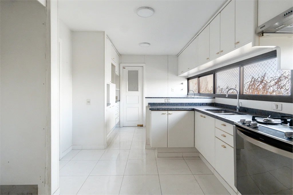 Duplex à venda com 6 quartos, sendo 4 suítes, em Alto de Pinheiros, São Paulo, SP