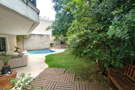 Casa à venda ou para alugar com 4 suítes no condomínio Solares Vila Europa, São Paulo - SP
