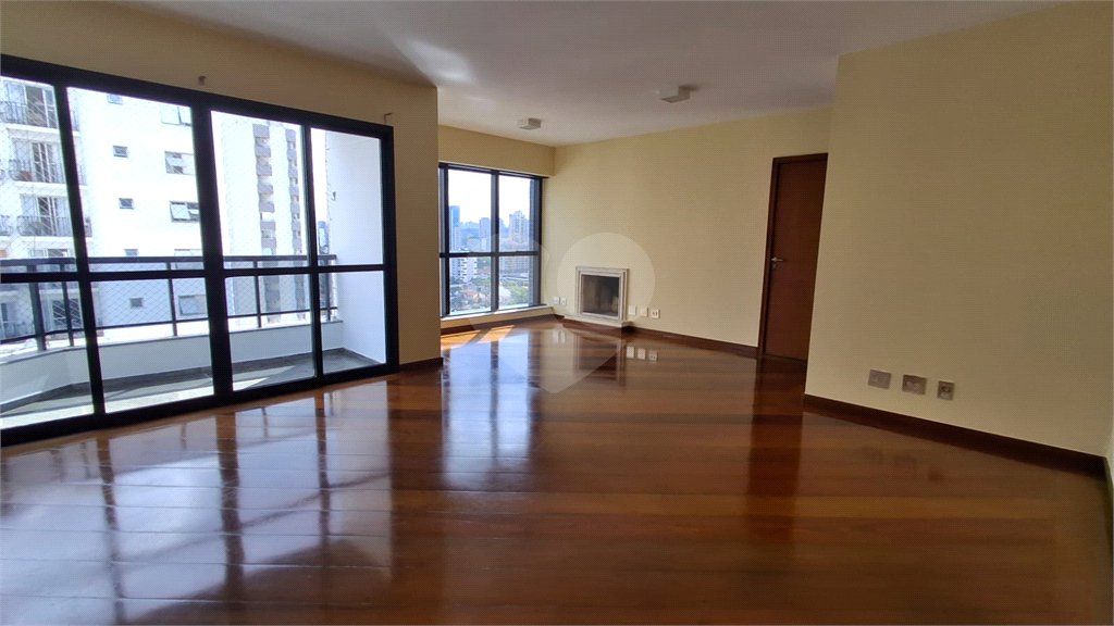 Apartamento para alugar com 3 quartos, sendo 1 suíte, em Brooklin, São Paulo, SP