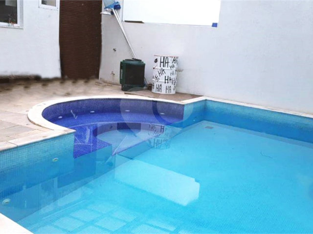 Casa à venda com 4 quartos, sendo 2 suítes,  no condomínio Cond Residencial Villagio da Serra, São Paulo - SP