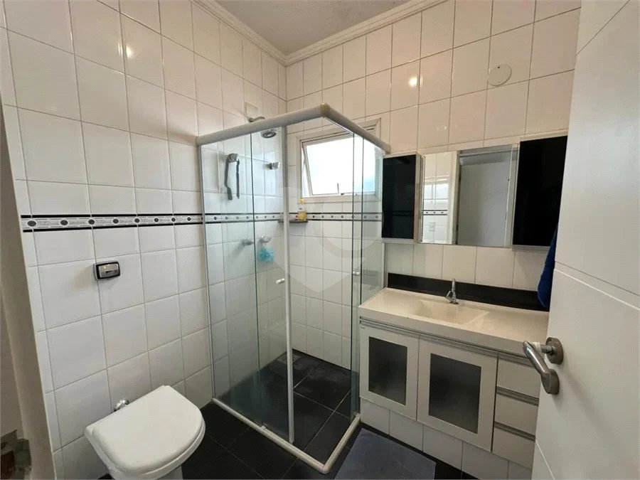 Casa à venda com 3 suítes no condomínio Recanto dos Paturis, Vinhedo - SP