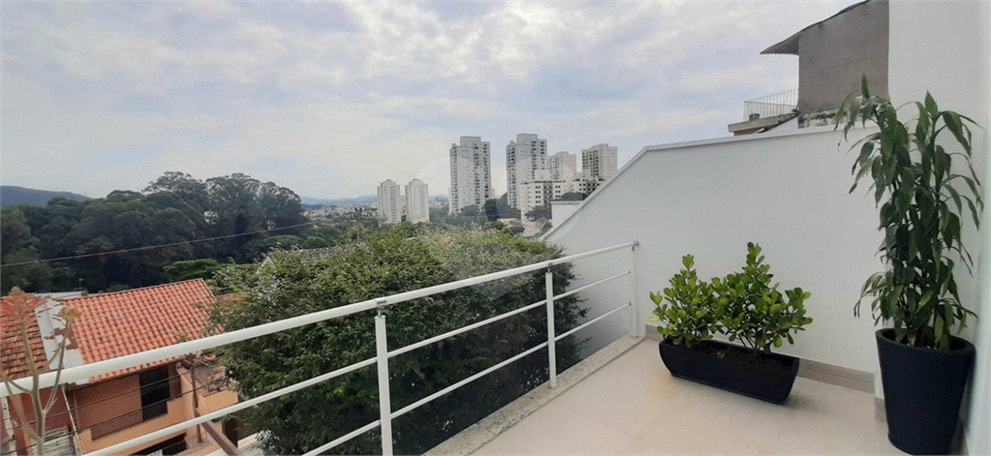 Sobrado à venda com 4 quartos, sendo 2 suítes, em Tucuruvi, São Paulo, SP