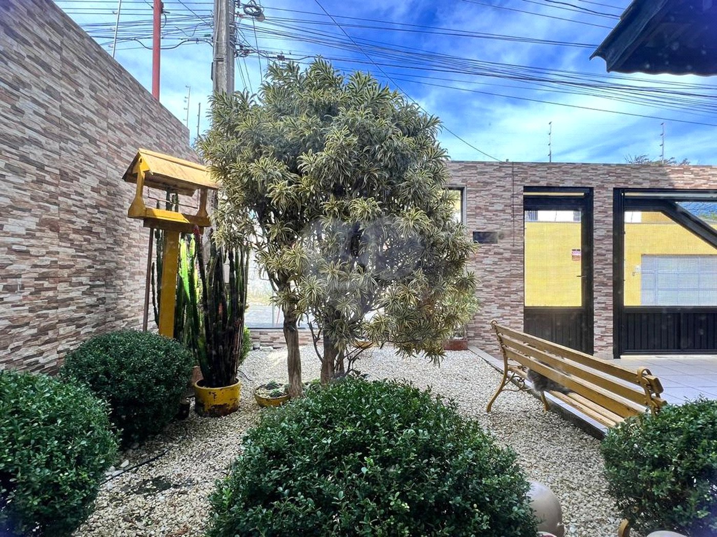 Sobrado à venda com 3 quartos, sendo 1 suíte,  em Jardim Modelo, Suzano, SP