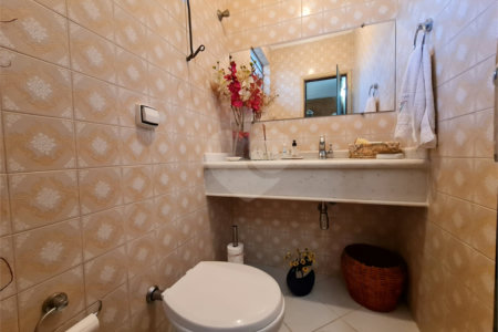Casa à venda com 3 quartos, sendo 1 suíte, em Interlagos, São Paulo, SP