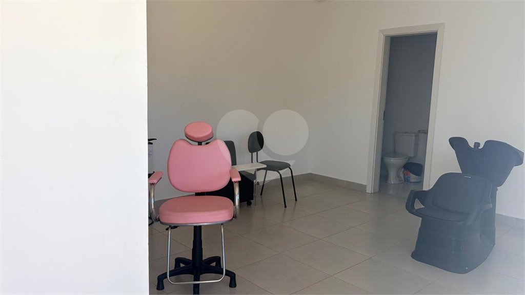 Casa à venda com 3 quartos, sendo 1 suíte, no condomínio Residencial Américo de Figueiredo, Sorocaba - SP