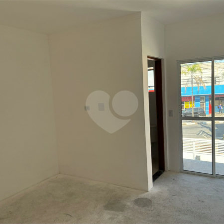 Sobrado à venda com 3 quartos, sendo 1 suíte,  em Calmon Viana, Poá, SP