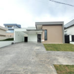 Casa à venda com 3 quartos, sendo 1 suíte, no condomínio Residencial Lagos D Icarai, Salto - SP