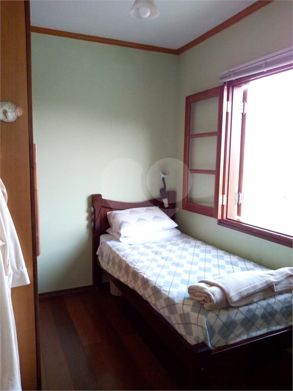 Casa à venda com 3 suítes em Horto Florestal, São Paulo, SP