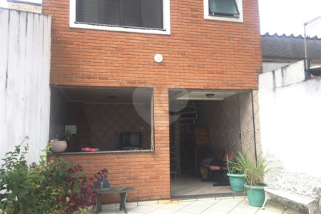Casa Térrea à venda com 4 quartos, sendo 1 suíte,  em Vila Mazzei, São Paulo, SP