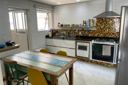 Apartamento à venda com 3 suítes em Lapa, São Paulo, SP
