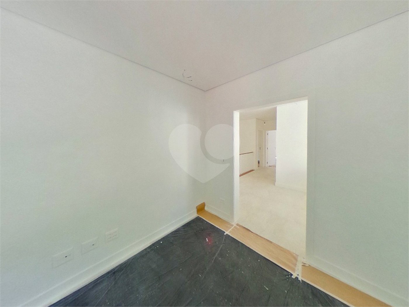 Casa à venda com 4 quartos, sendo 3 suítes,  em Jardim Marajoara, São Paulo, SP