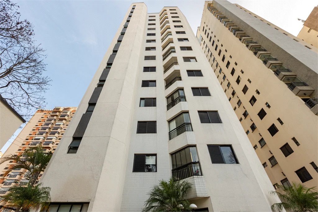 Apartamento à venda com 2 quartos, sendo 1 suíte,  em Vila Hamburguesa, São Paulo, SP