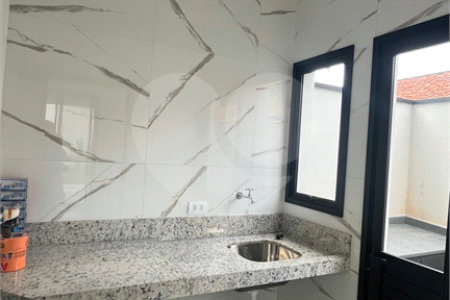 Casa à venda com 3 suítes no condomínio Village Itaguaçu, Atibaia - SP
